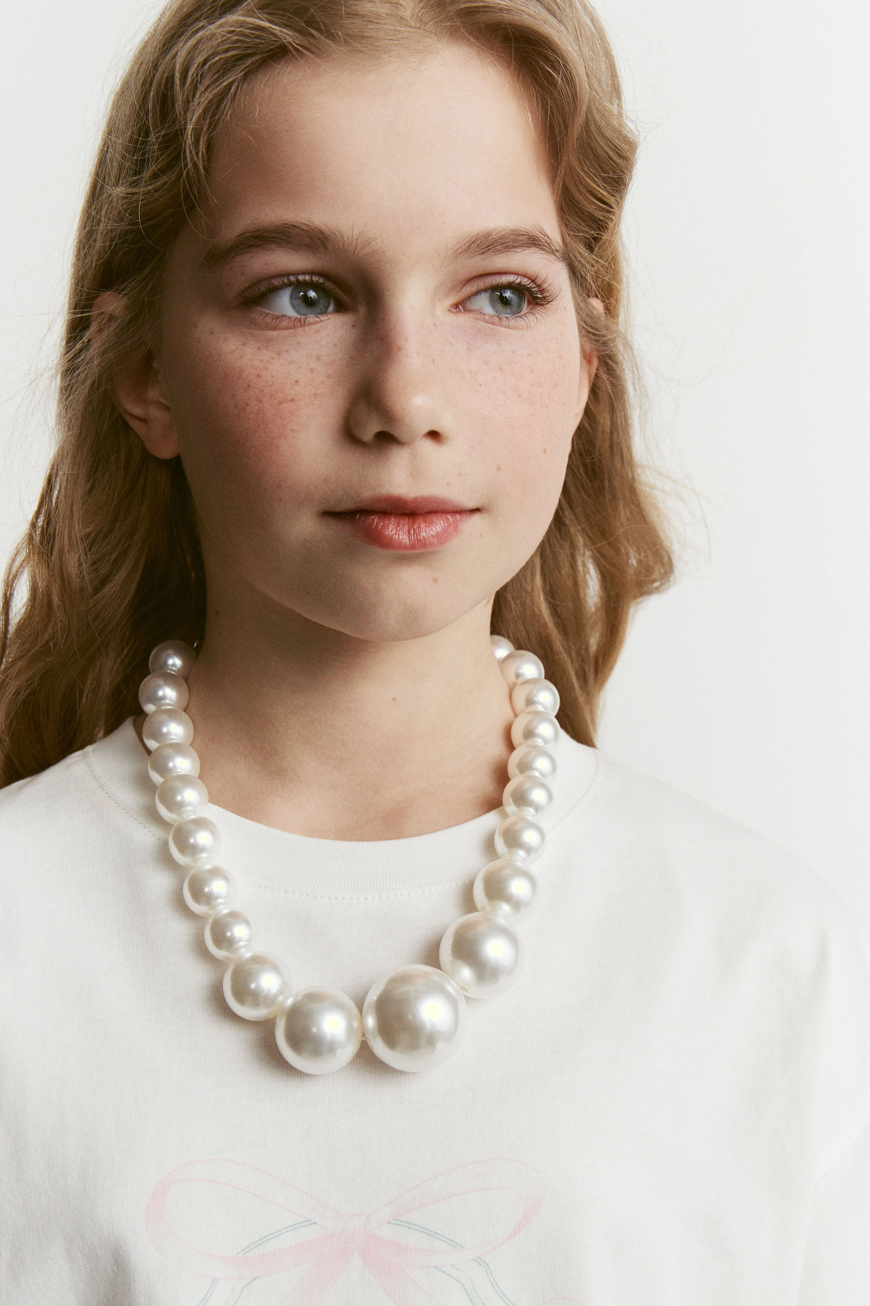 PEARLY BEADS NECKLACE