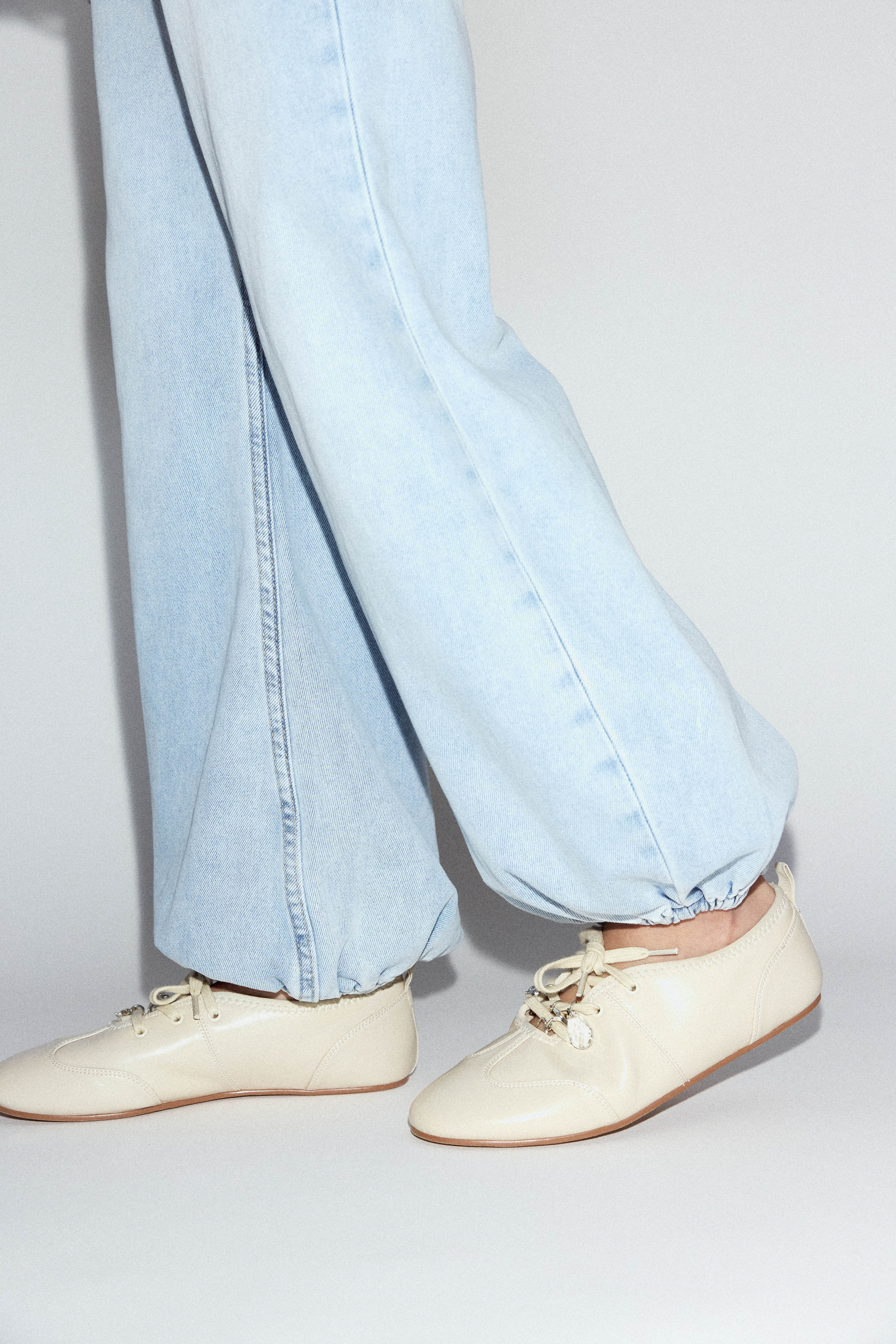 BONDED LEATHER SHOES WITH PENDANTS - Image 3