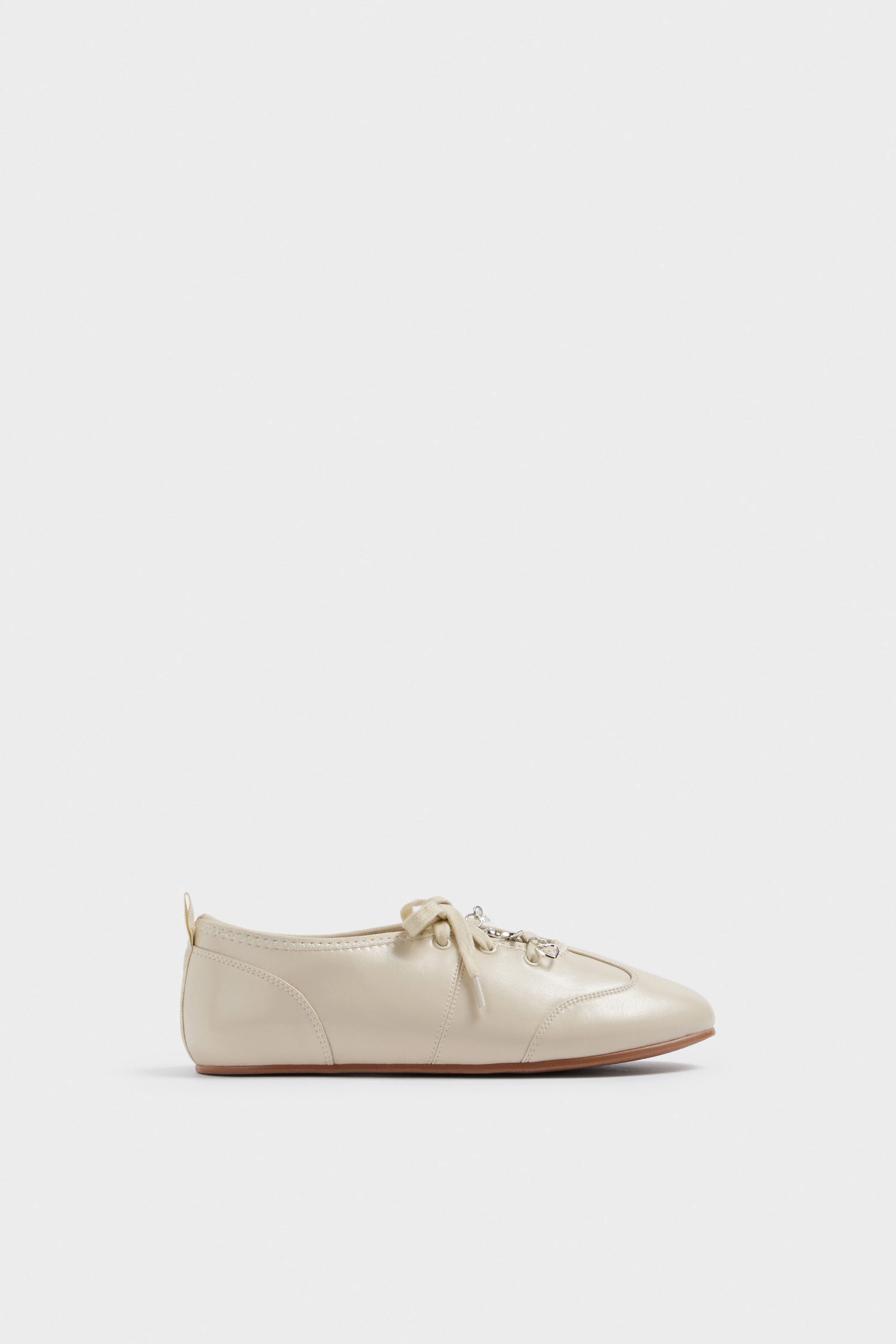 BONDED LEATHER SHOES WITH PENDANTS - Image 4