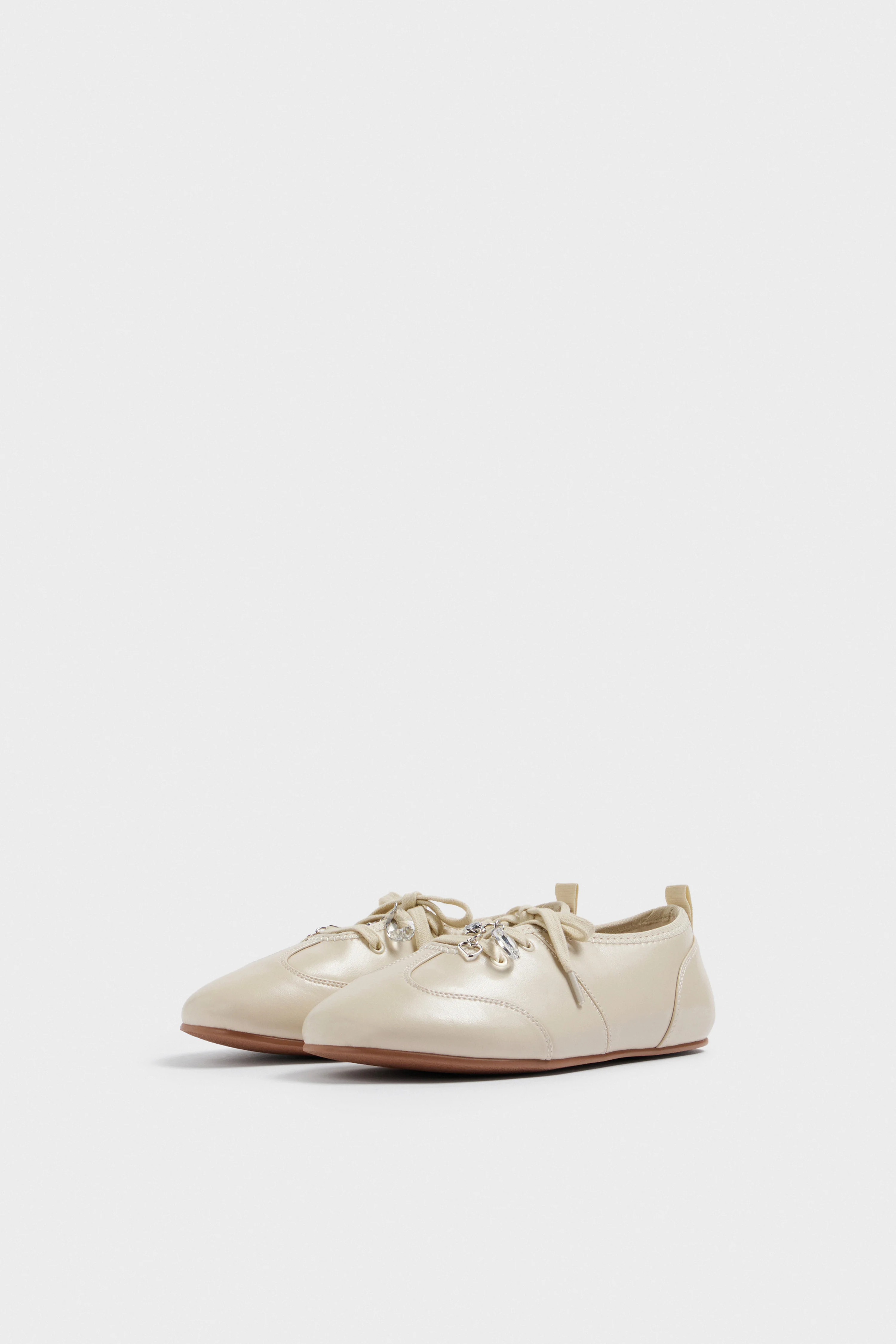 BONDED LEATHER SHOES WITH PENDANTS - Image 5