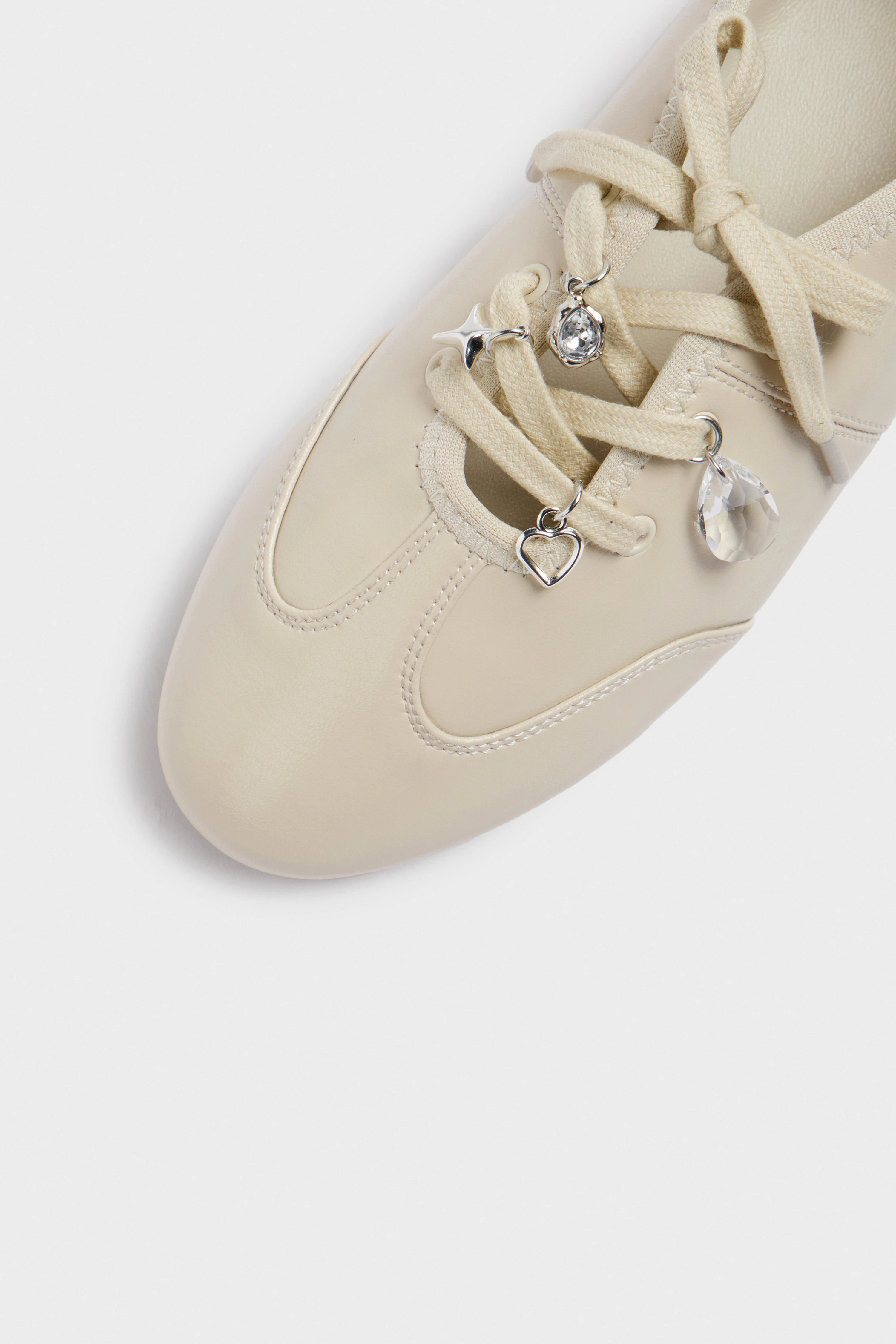 BONDED LEATHER SHOES WITH PENDANTS - Image 7