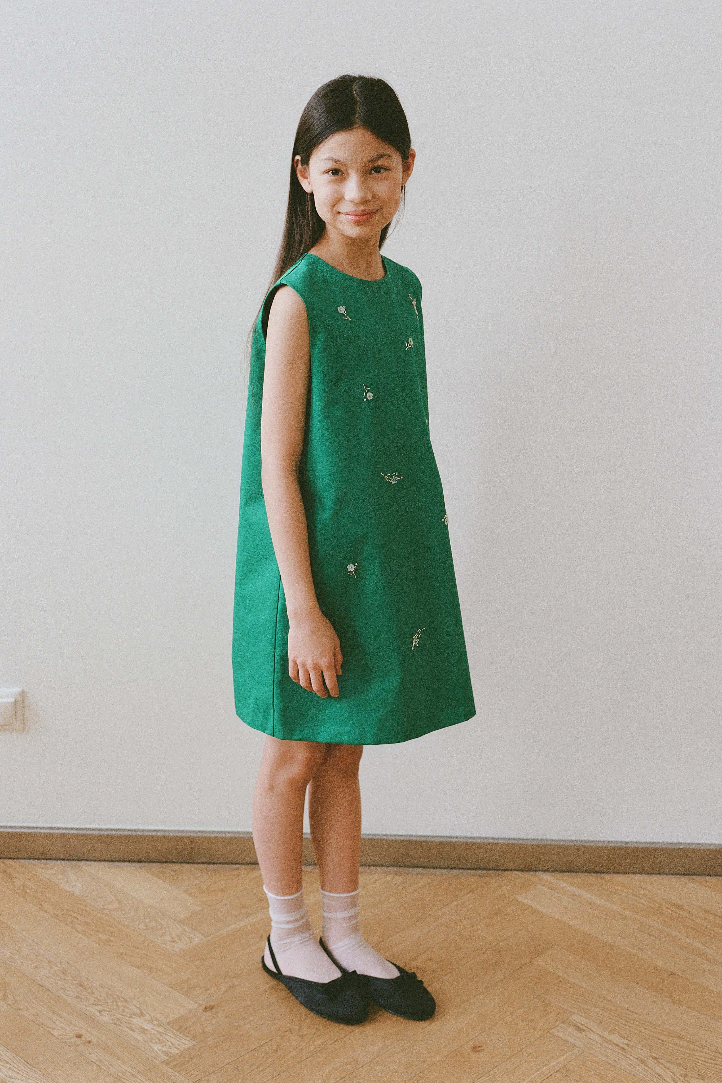 EMBROIDERY-DETAIL COTTON DRESS