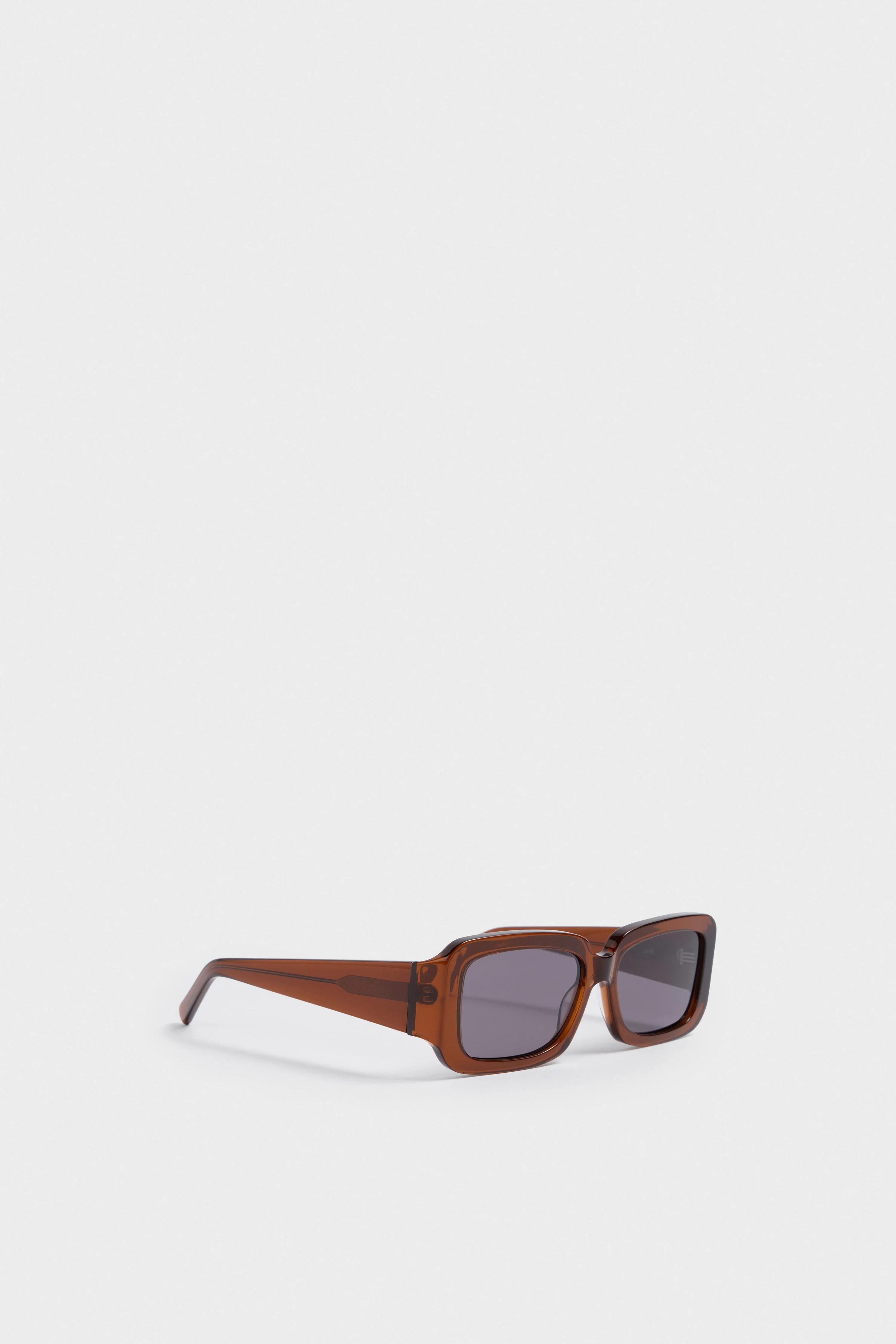 SUNGLASSES WITH UV-PROTECTIVE LENSES - Image 2