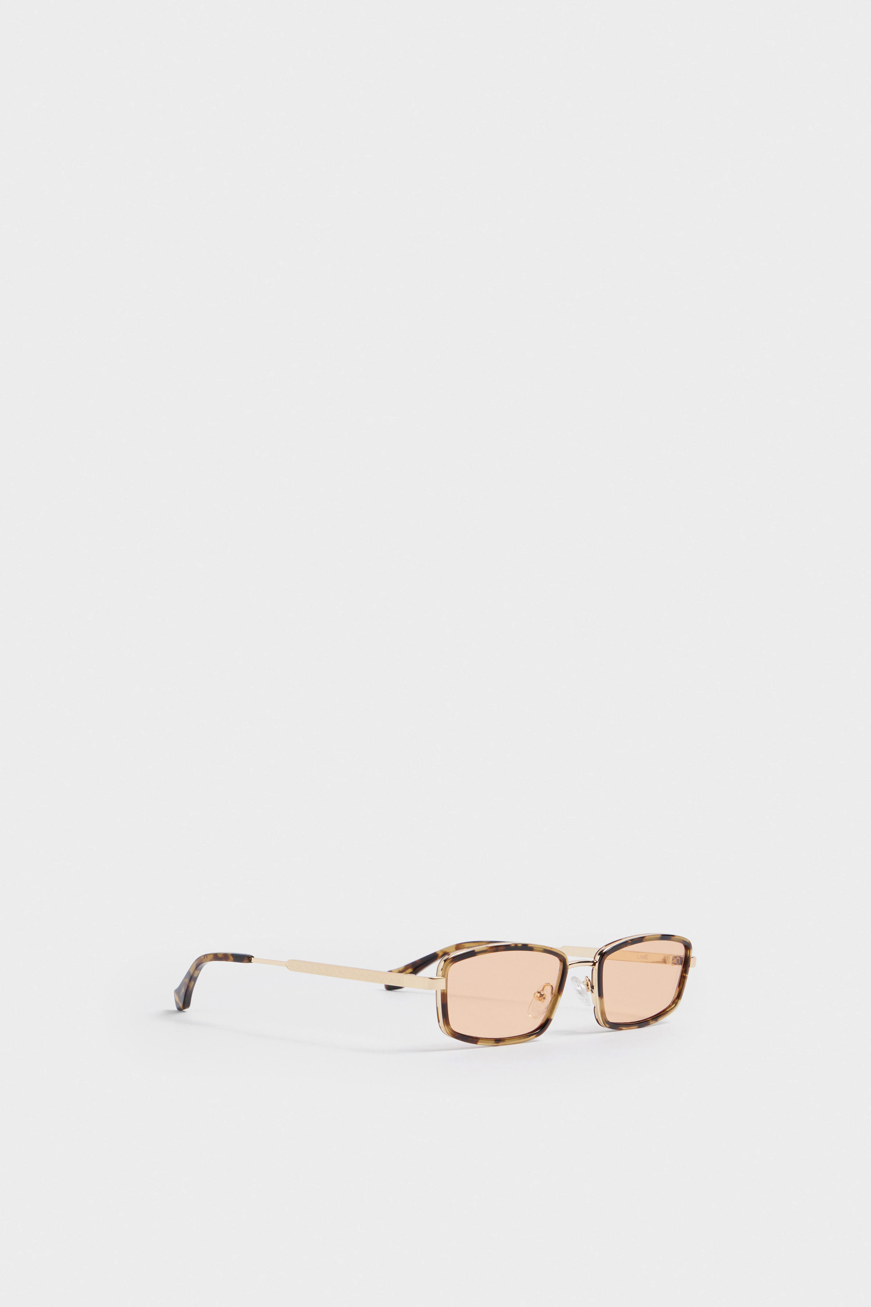 SUNGLASSES WITH UV-PROTECTIVE LENSES - Image 4