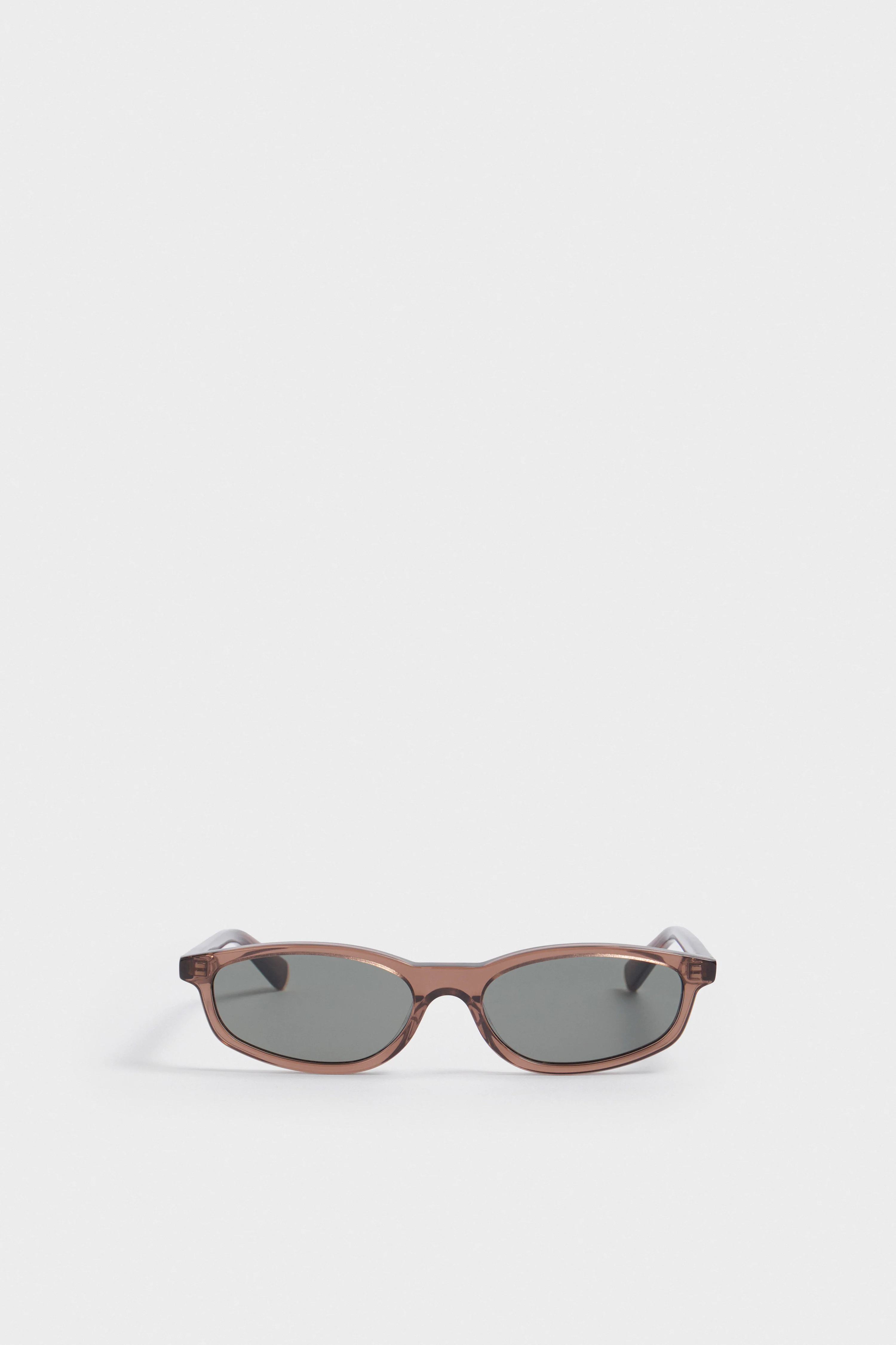 SUNGLASSES WITH UV-PROTECTIVE LENSES