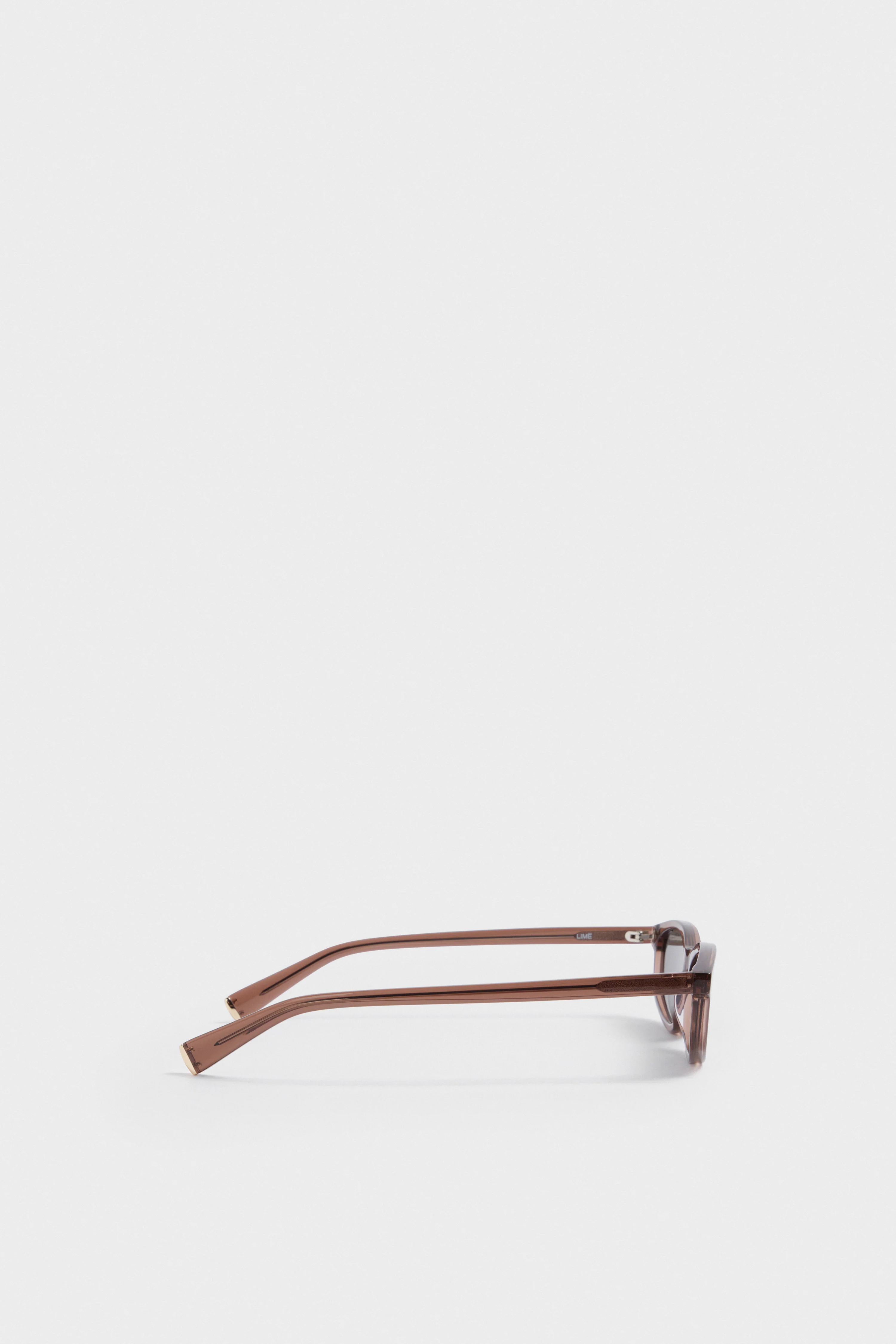 SUNGLASSES WITH UV-PROTECTIVE LENSES - Image 3