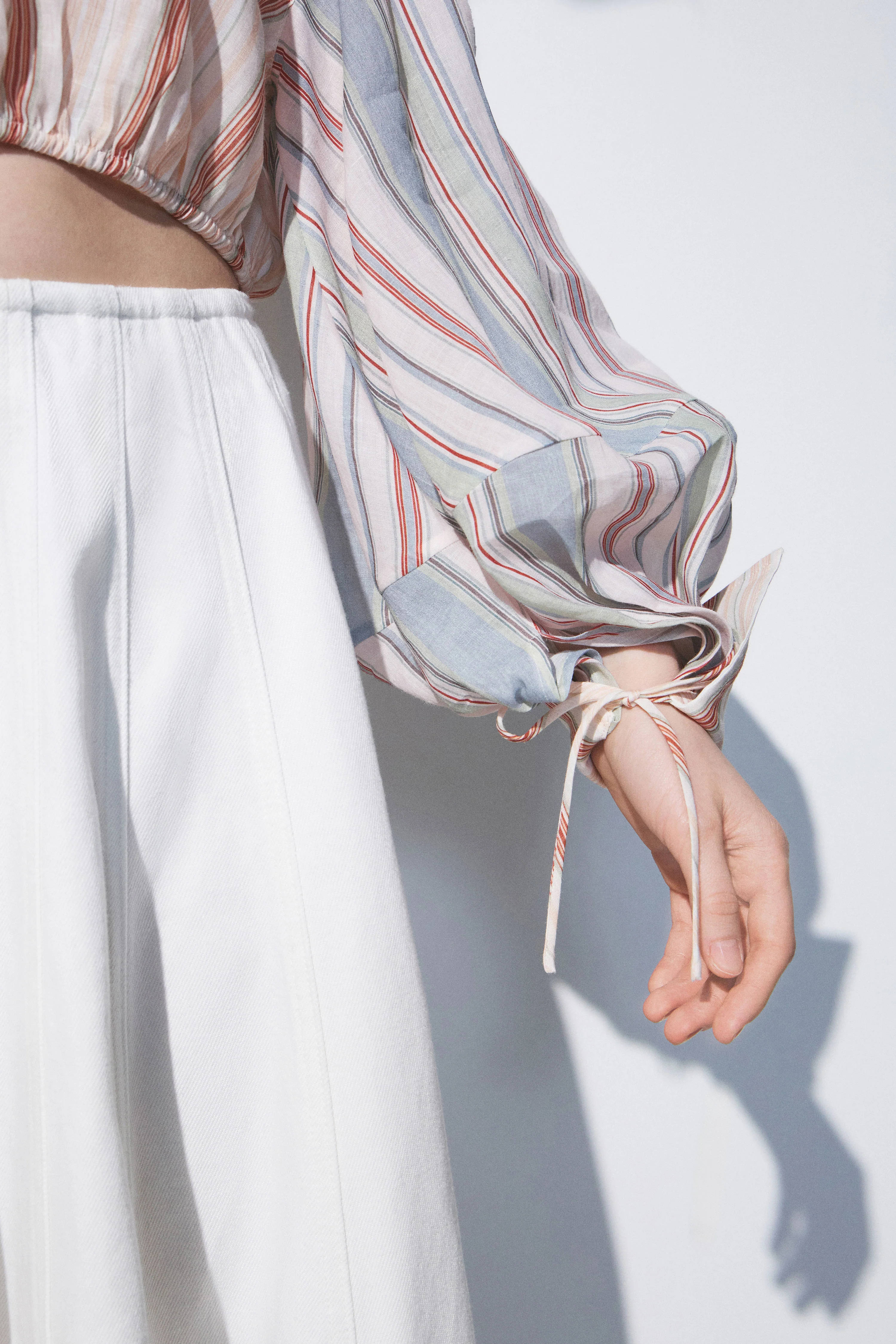 VOLUME-SLEEVE RAMIE BLOUSE - Image 4