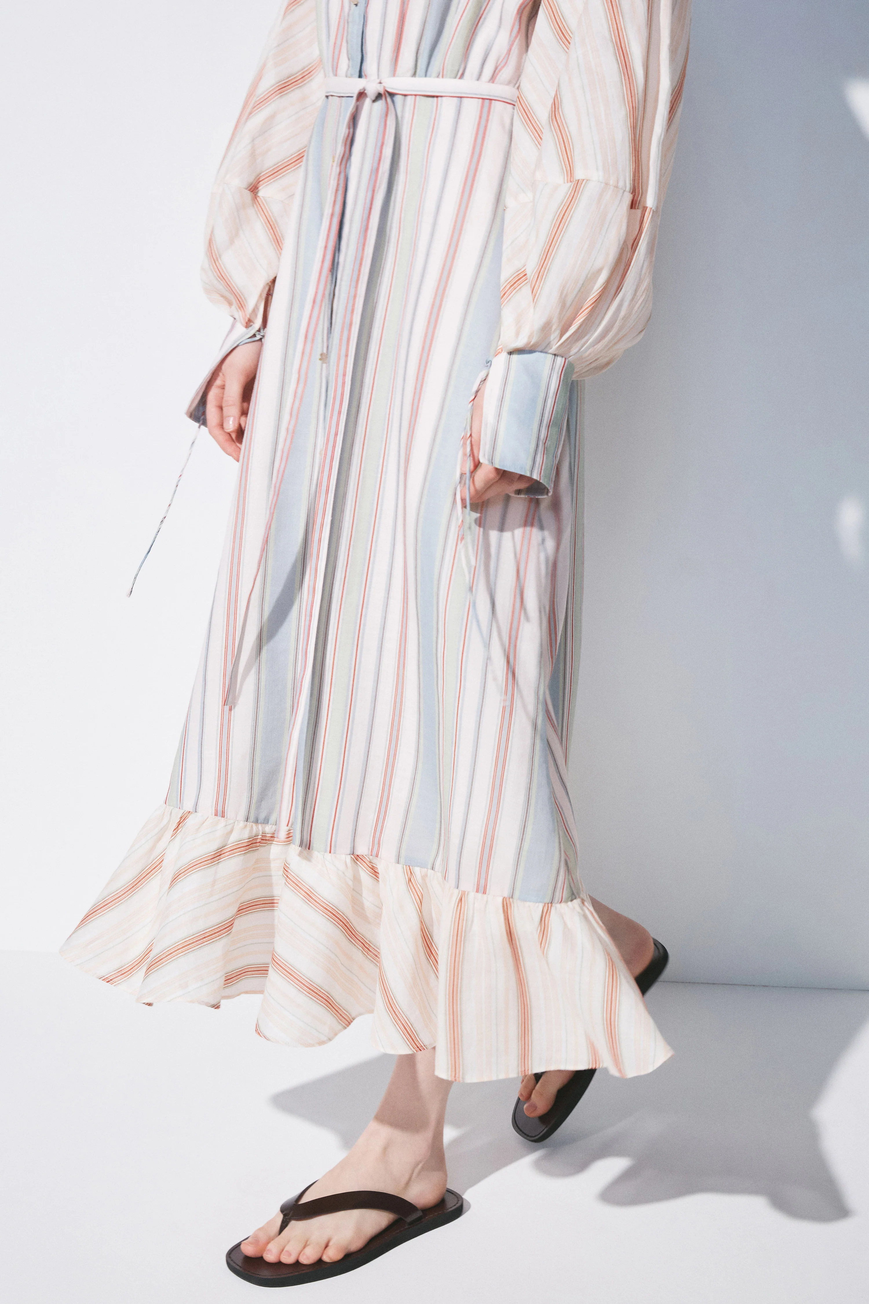 VOLUME-SLEEVE RAMIE DRESS - Image 4