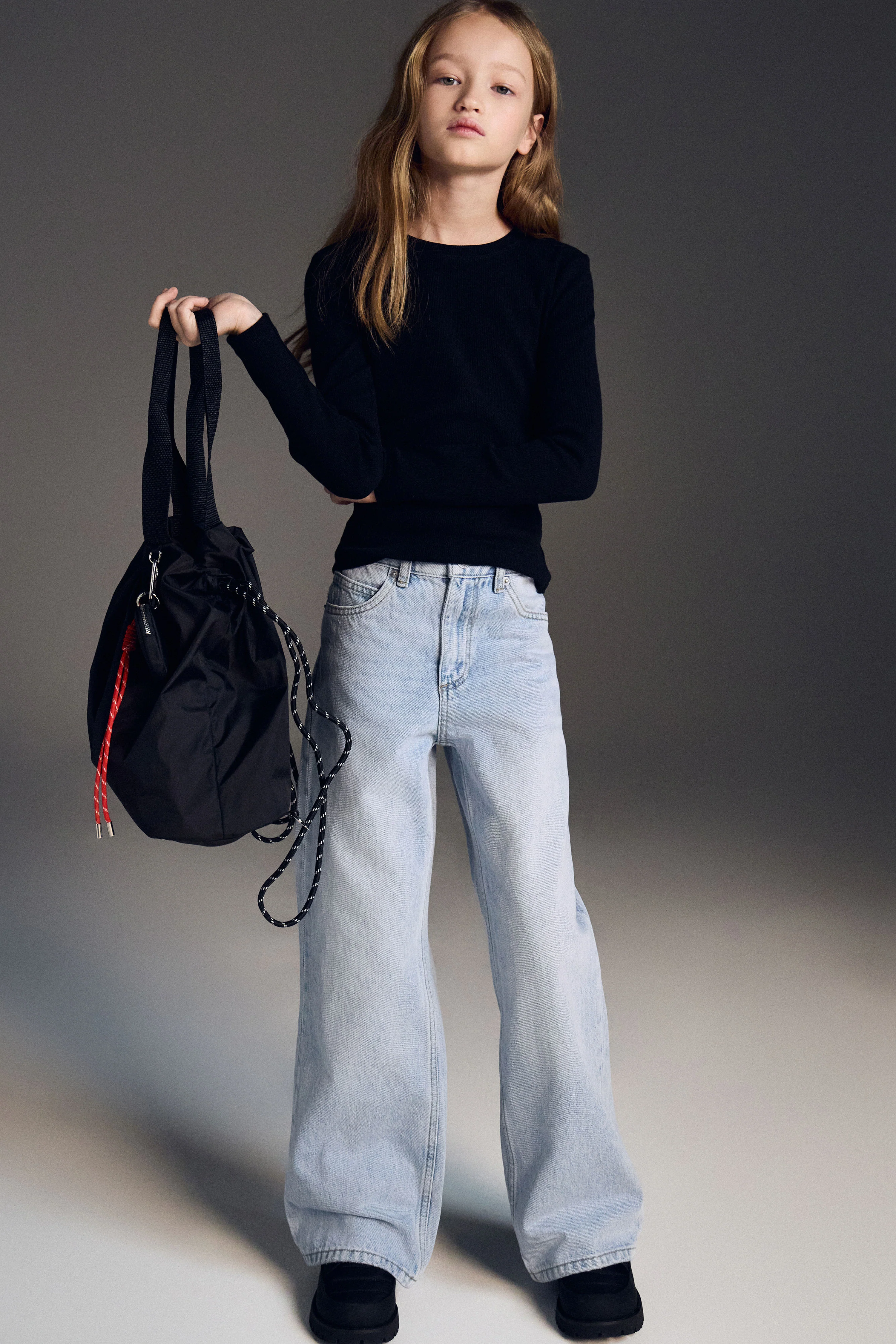 WIDE-LEG JEANS