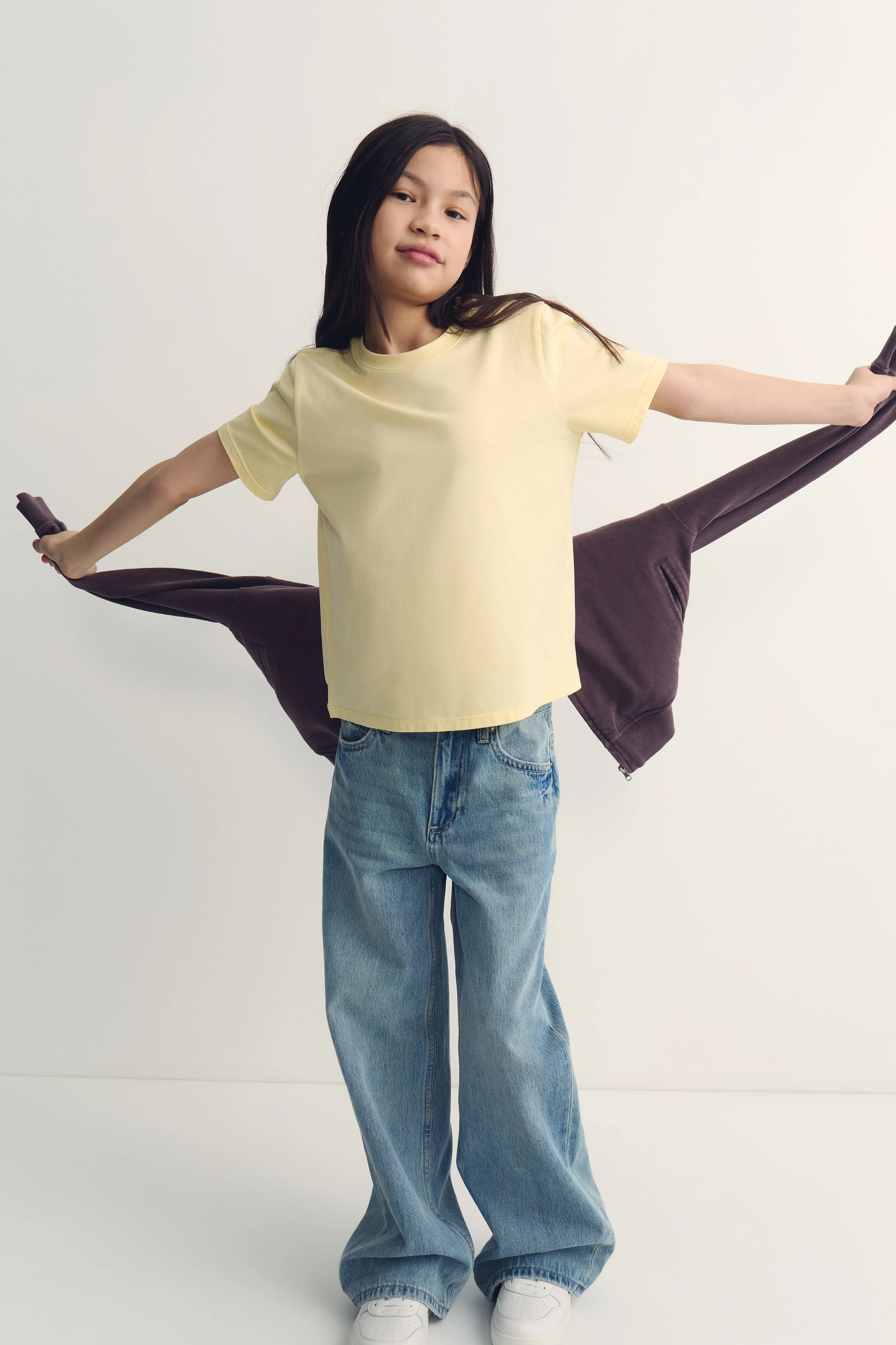 WIDE-LEG JEANS
