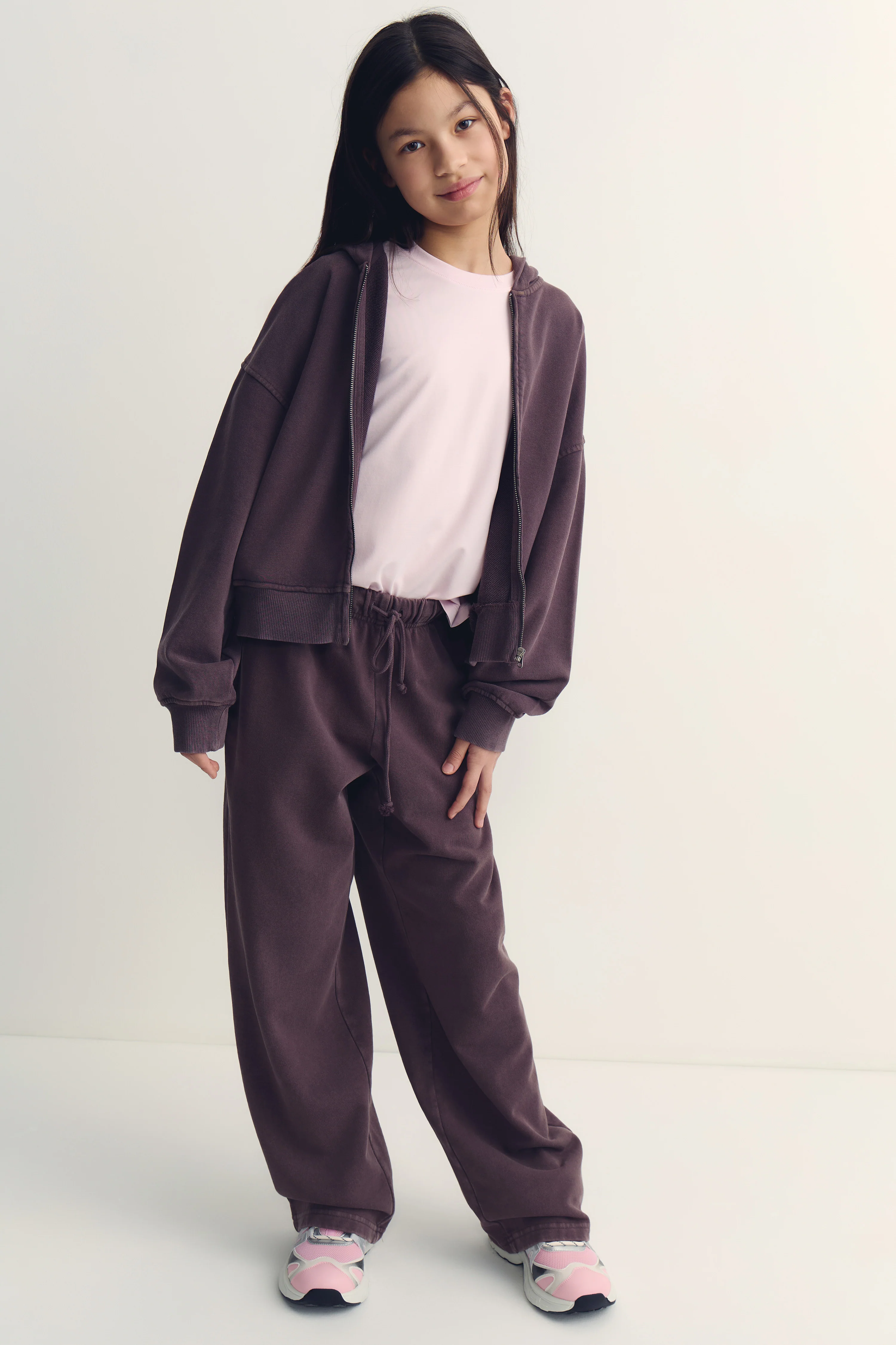 WIDE-LEG SWEATPANTS