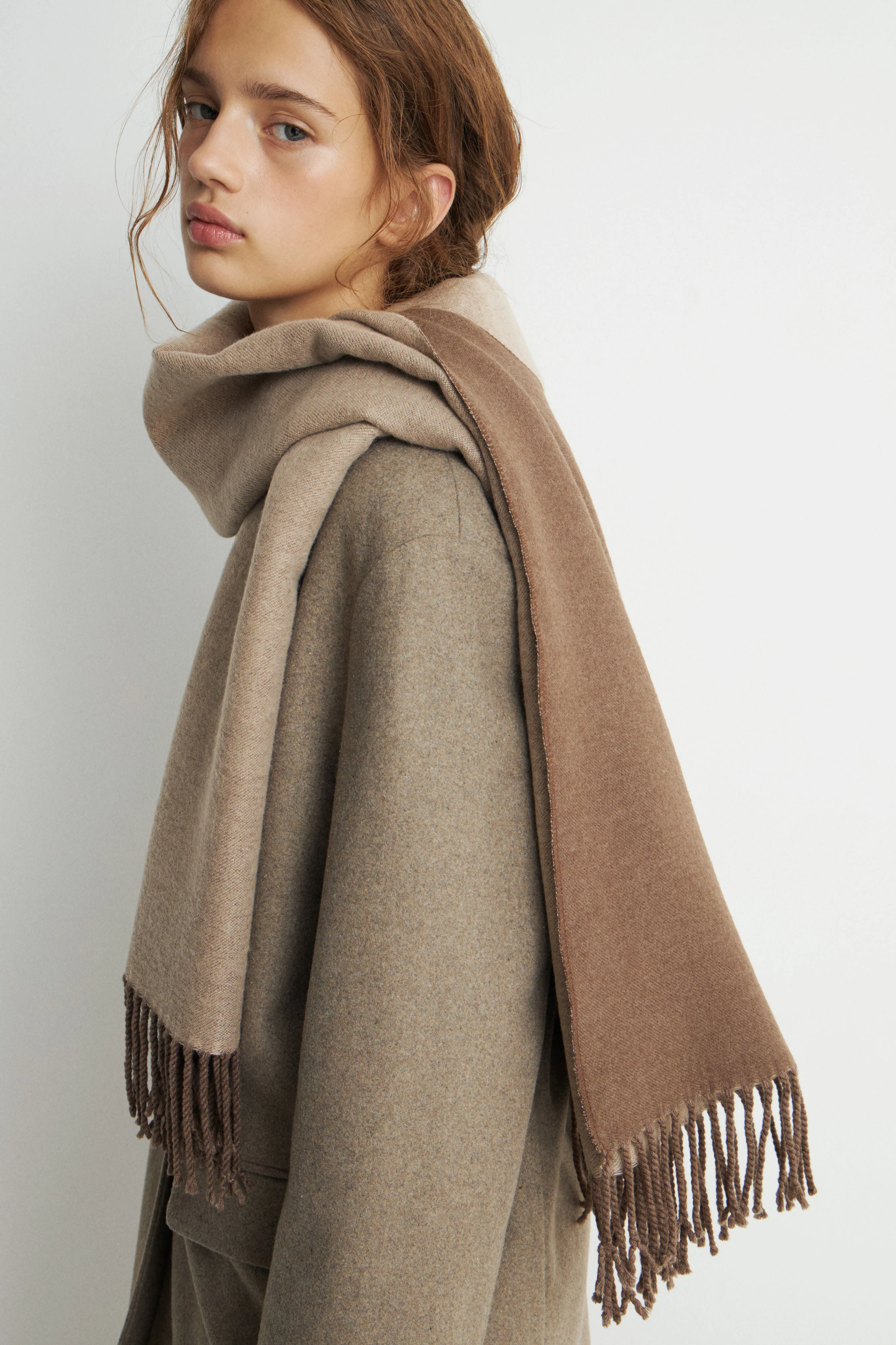 WOVEN REVERSIBLE SCARF