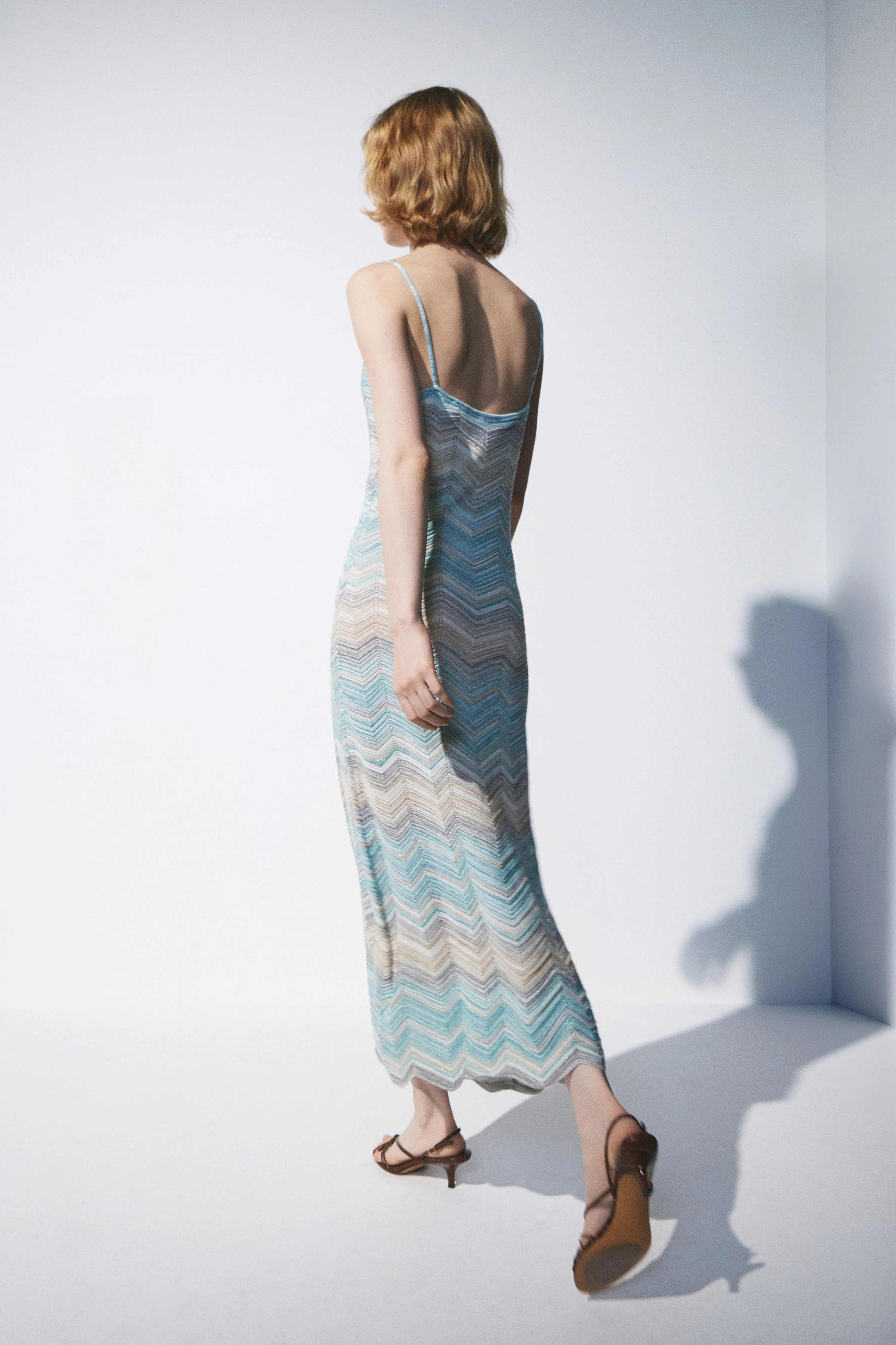 ZIGZAG-MOTIF KNIT DRESS - Image 4