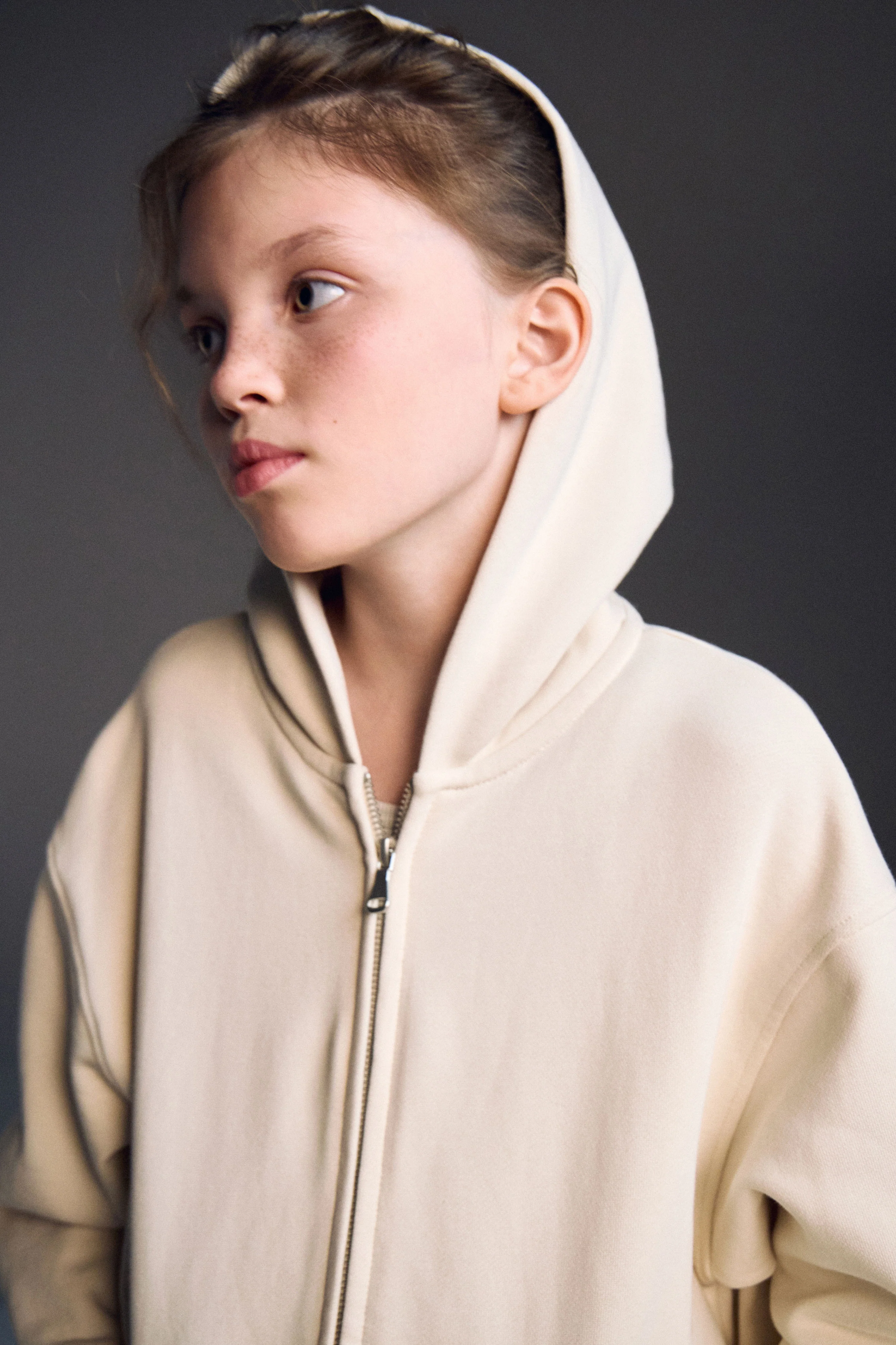 ZIP-THROUGH SWEATSHIRT HOODIE